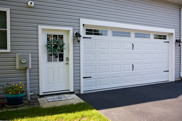 24/7 Emergency Garage Door experts in Weed, CA